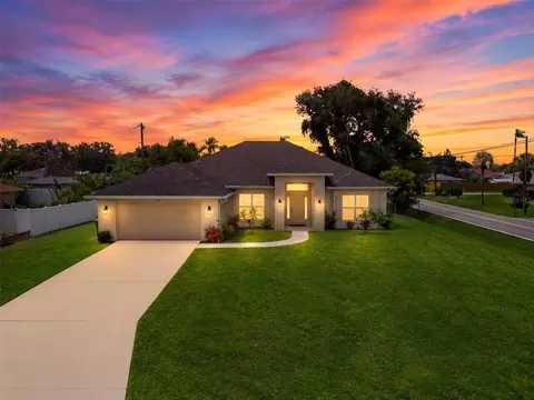 Exterior - 400 Marlin Rd, Venice, FL 34293 photo 2 of 11