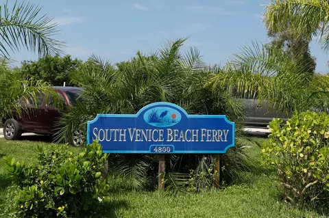 Exterior - 400 Marlin Rd, Venice, FL 34293 photo 10 of 11