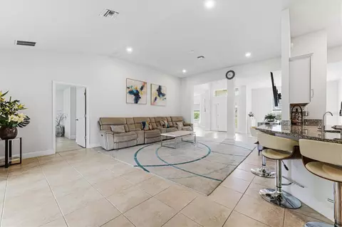 Living - 400 Marlin Rd, Venice, FL 34293 photo 2 of 4