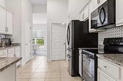 Entry Way - 400 Marlin Rd, Venice, FL 34293 photo 4 of 4