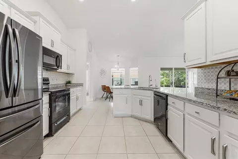 Kitchen - 400 Marlin Rd, Venice, FL 34293 photo 2 of 3