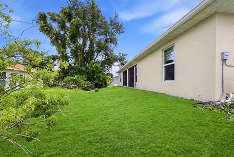 Exterior - 400 Marlin Rd, Venice, FL 34293 photo 9 of 11