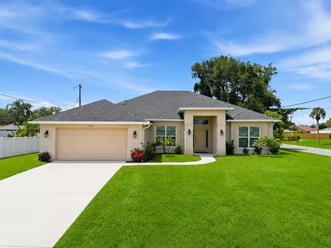 Exterior - 400 Marlin Rd, Venice, FL 34293 photo 4 of 11