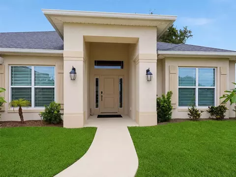 Exterior - 400 Marlin Rd, Venice, FL 34293 photo 6 of 11