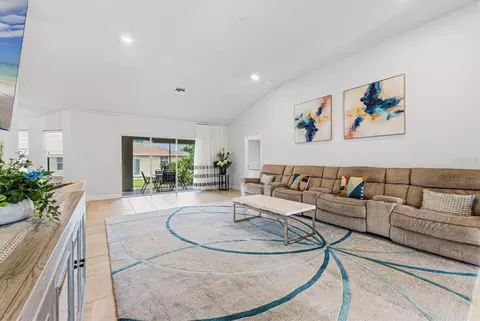 Living - 400 Marlin Rd, Venice, FL 34293 photo 4 of 4