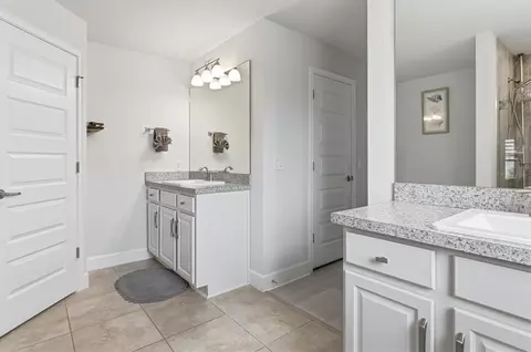 Bath - 400 Marlin Rd, Venice, FL 34293 photo 1 of 5
