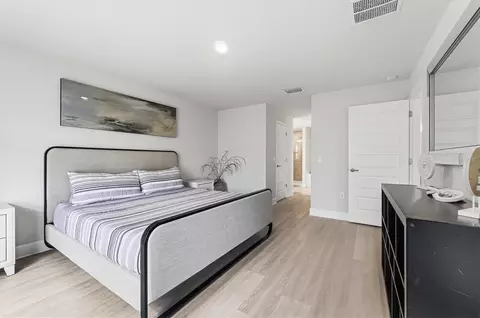 Bedroom - 400 Marlin Rd, Venice, FL 34293 photo 2 of 5