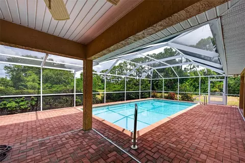 Exterior - 105 Jacaranda Blvd, Venice, FL 34292 photo 6 of 30