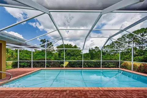 Exterior - 105 Jacaranda Blvd, Venice, FL 34292 photo 3 of 30