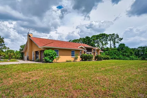 Exterior - 105 Jacaranda Blvd, Venice, FL 34292 photo 15 of 30