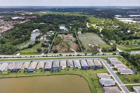 View/Area - 105 Jacaranda Blvd, Venice, FL 34292 photo 13 of 15