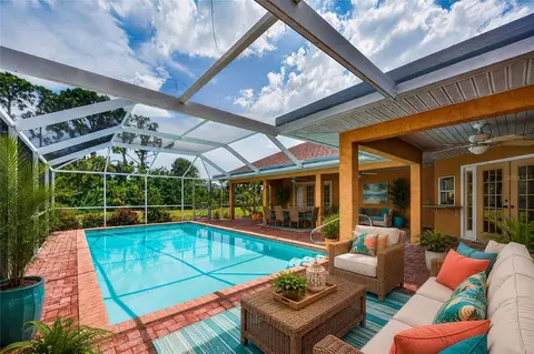 Exterior - 105 Jacaranda Blvd, Venice, FL 34292 photo 7 of 30