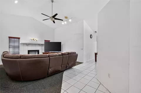 Entry Way - 105 Jacaranda Blvd, Venice, FL 34292 photo 3 of 5
