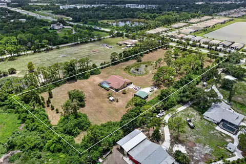 View/Area - 105 Jacaranda Blvd, Venice, FL 34292 photo 9 of 15