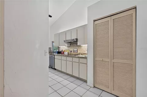 Entry Way - 105 Jacaranda Blvd, Venice, FL 34292 photo 4 of 5