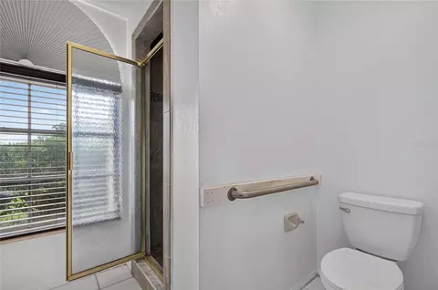 Bath - 105 Jacaranda Blvd, Venice, FL 34292 photo 2 of 7