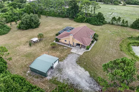 View/Area - 105 Jacaranda Blvd, Venice, FL 34292 photo 4 of 15