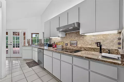 Kitchen - 105 Jacaranda Blvd, Venice, FL 34292 photo 1 of 4