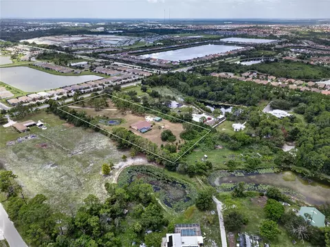 View/Area - 105 Jacaranda Blvd, Venice, FL 34292 photo 10 of 15