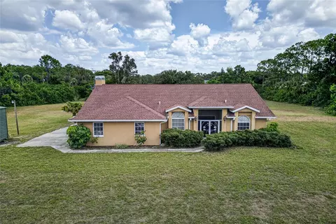 Exterior - 105 Jacaranda Blvd, Venice, FL 34292 photo 2 of 30
