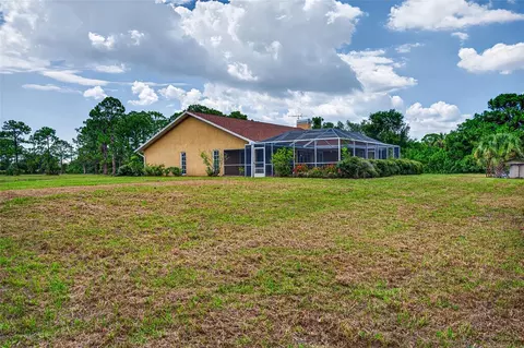 Exterior - 105 Jacaranda Blvd, Venice, FL 34292 photo 17 of 30