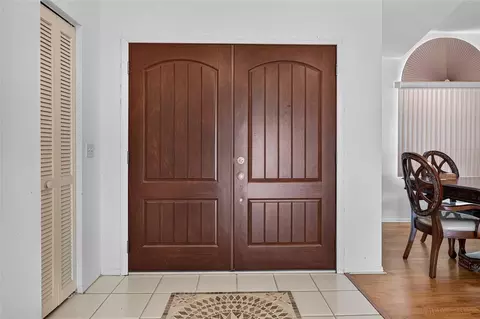 Entry Way - 105 Jacaranda Blvd, Venice, FL 34292 photo 5 of 5
