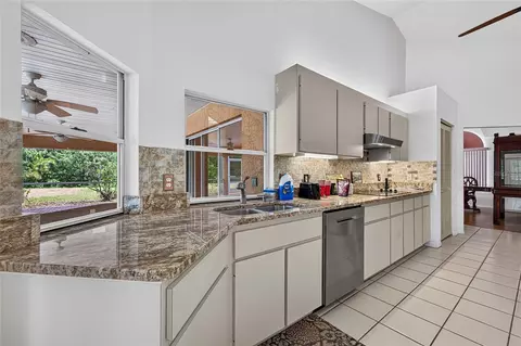 Kitchen - 105 Jacaranda Blvd, Venice, FL 34292 photo 4 of 4