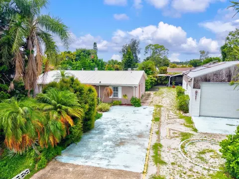 507 Pinewood Ave, Nokomis, FL 34275
