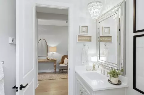 Bath - 18580 Midsummer Pl, Venice, FL 34293 photo 4 of 5