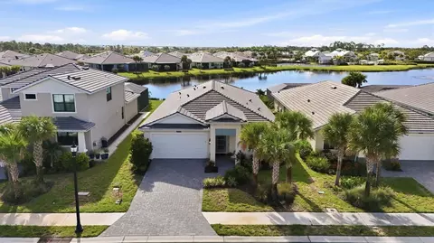 View/Area - 18580 Midsummer Pl, Venice, FL 34293 photo 3 of 33