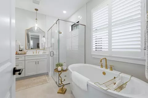 Bath - 18580 Midsummer Pl, Venice, FL 34293 photo 3 of 5