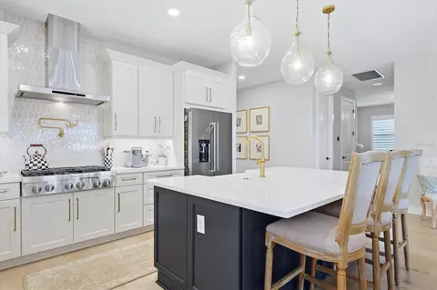 Kitchen - 18580 Midsummer Pl, Venice, FL 34293 photo 5 of 5