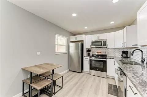 Kitchen - 460 E Base Ave #129, Venice, FL 34285 photo 3 of 4