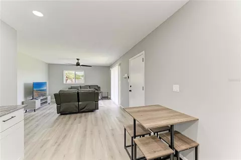 Dining - 460 E Base Ave #129, Venice, FL 34285 photo 1 of 1