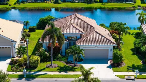 679 Lakescene Dr, Venice, FL 34293