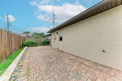 Exterior - 1495 Ringtail Rd, Venice, FL 34293 photo 3 of 12