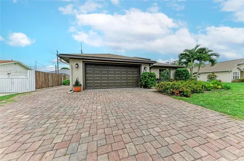 Exterior - 1495 Ringtail Rd, Venice, FL 34293 photo 2 of 12