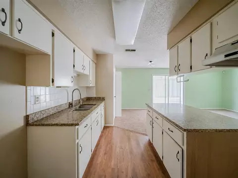 Kitchen - 9320 SE Maricamp Rd, Ocala, FL 34472 photo 3 of 4