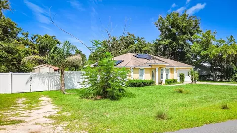 Exterior - 215 Oak Cir, Ocala, FL 34472 photo 2 of 6
