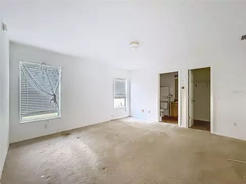 Bedroom - 215 Oak Cir, Ocala, FL 34472 photo 5 of 6