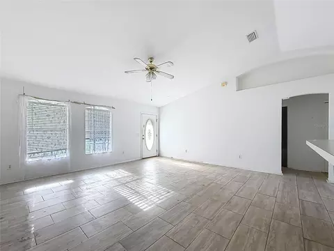 Living - 215 Oak Cir, Ocala, FL 34472 photo 3 of 3