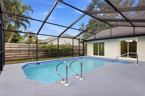 Exterior - 6909 9th Ct E, Sarasota, FL 34243 photo 6 of 11