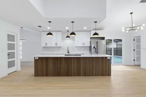Kitchen - 6909 9th Ct E, Sarasota, FL 34243 photo 3 of 4