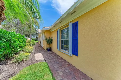 Exterior - 6256 Erice St, Venice, FL 34293 photo 3 of 25