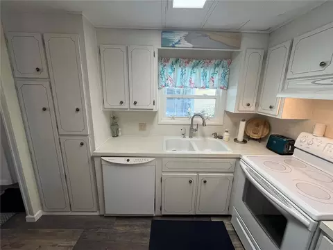 Kitchen - 792 Grado Dr, Venice, FL 34285 photo 2 of 3