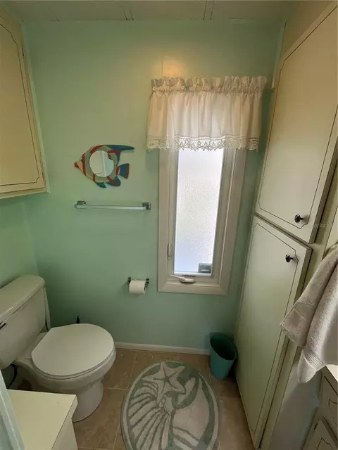 Bath - 792 Grado Dr, Venice, FL 34285 photo 3 of 5