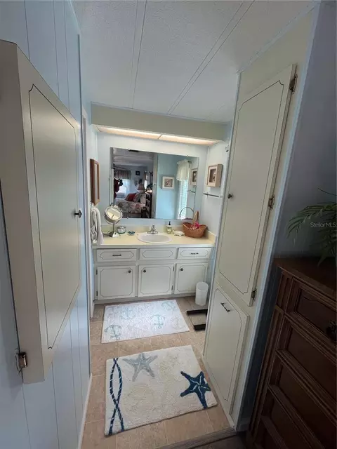 Bath - 792 Grado Dr, Venice, FL 34285 photo 4 of 5