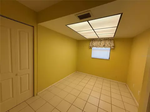 Bedroom - 386 Pineview Dr, Venice, FL 34293 photo 4 of 4