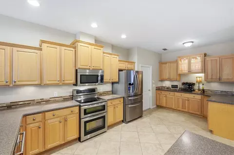 Kitchen - 11347 Dancing River Dr, Venice, FL 34292 photo 5 of 5