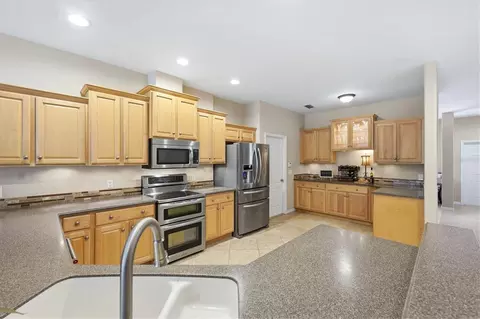 Kitchen - 11347 Dancing River Dr, Venice, FL 34292 photo 2 of 5